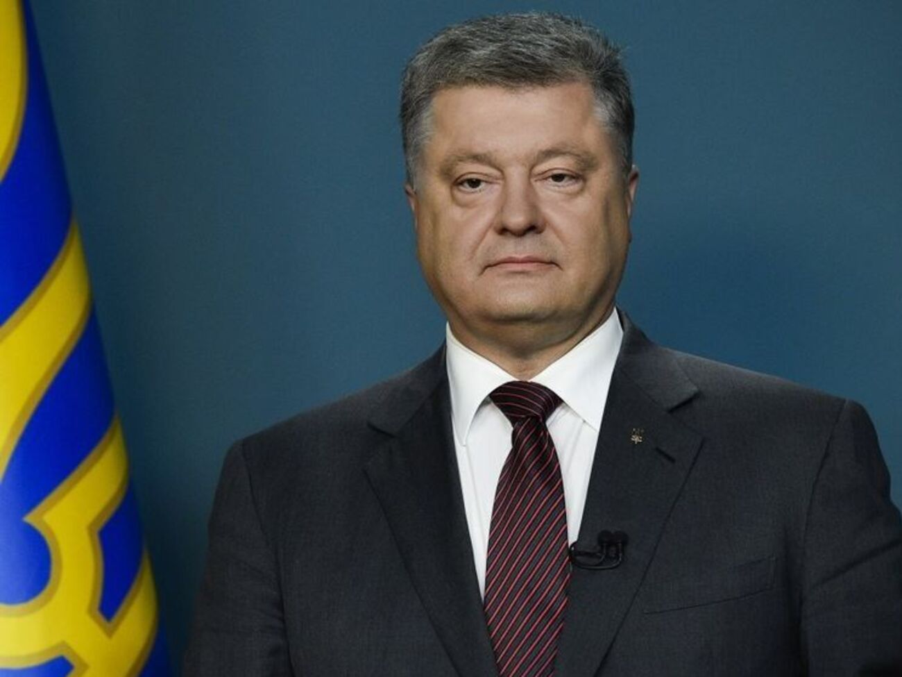 Порошенко: Более 3 млн 300 тыс. украинцев уже получило биометрические паспорта