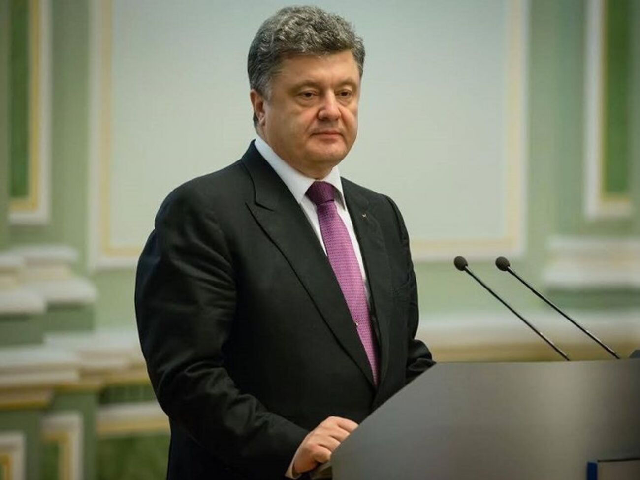 Порошенко: Пан Онищенко &ndash;&nbsp;людина, яку обґрунтовано підозрюють у скоєнні злочинів, докази яких передали до Верховної Ради&nbsp;під час голосування про зняття недоторканності