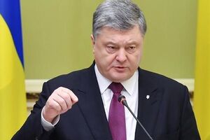 Порошенко: Торік, під час перевірки Нацбанком, а тут усі були рівні, було нараховано резерви, і банк прибуток направив на формування резервів, виконуючи вимоги НБУ