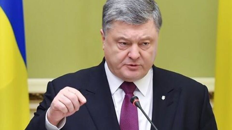 Порошенко: Торік, під час перевірки Нацбанком, а тут усі були рівні, було нараховано резерви, і банк прибуток направив на формування резервів, виконуючи вимоги НБУ