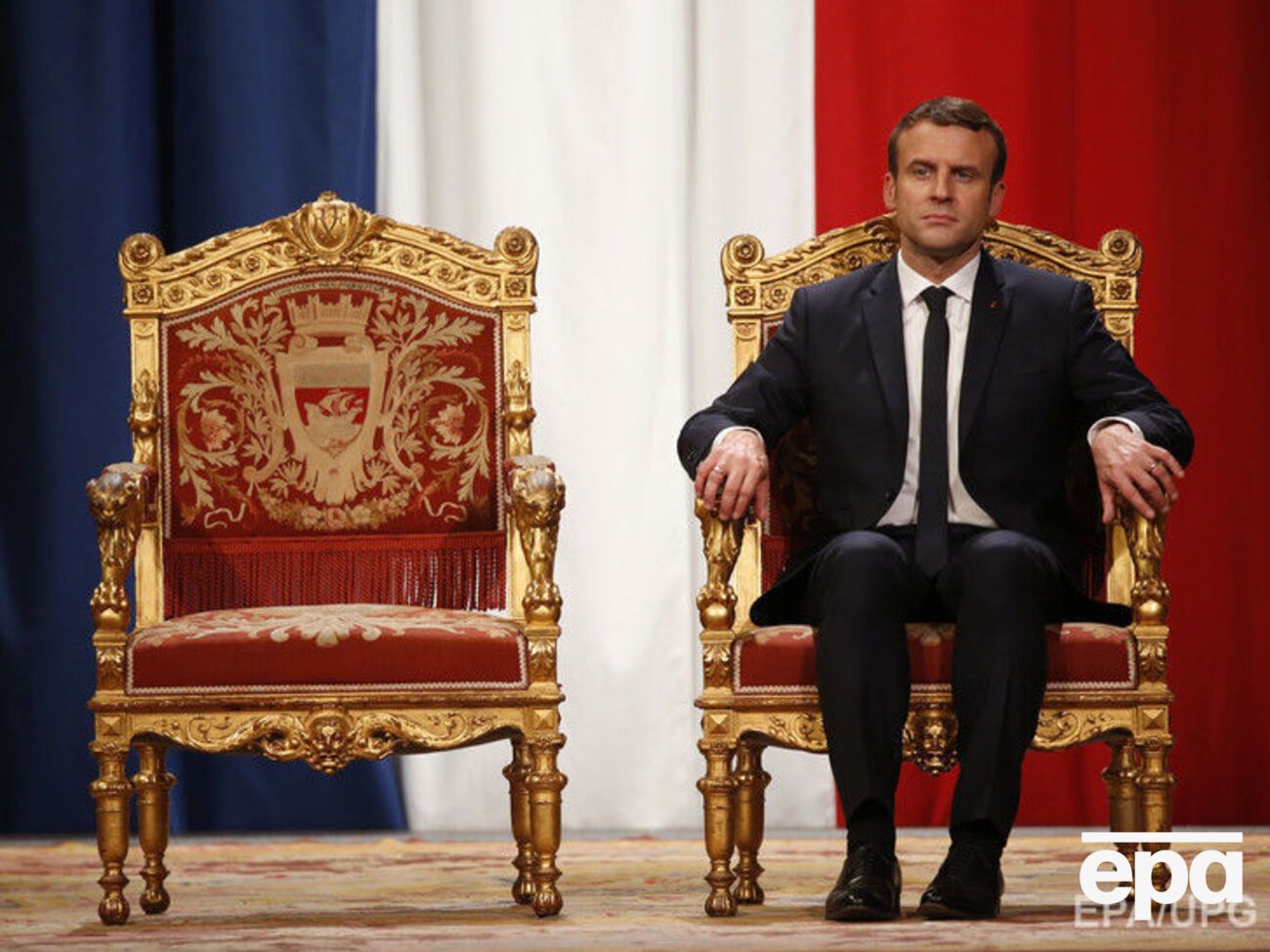 Макрон сегодня посетит Берлин