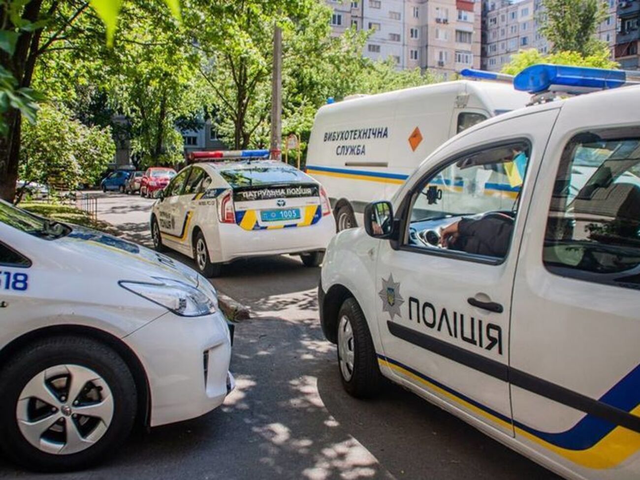К офису националистов прибыли патрульные и взрывотехники