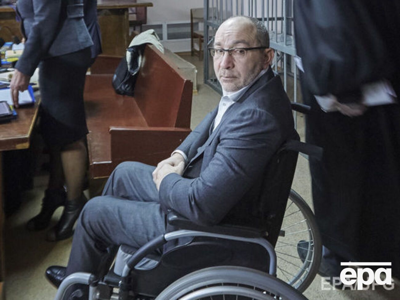 Кернес прикован к инвалидному креслу после покушения в апреле 2014 года