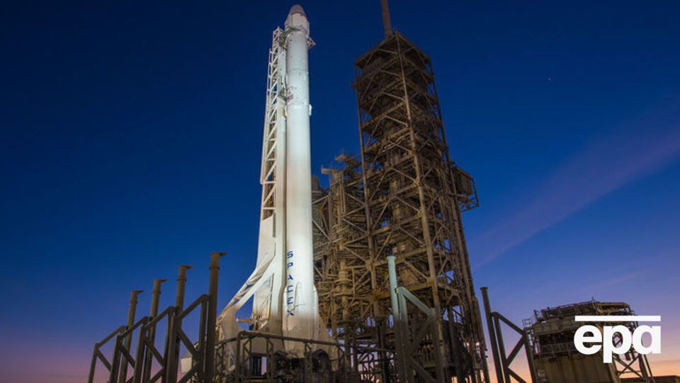 SpaceX не стала повертати перший ступінь ракети