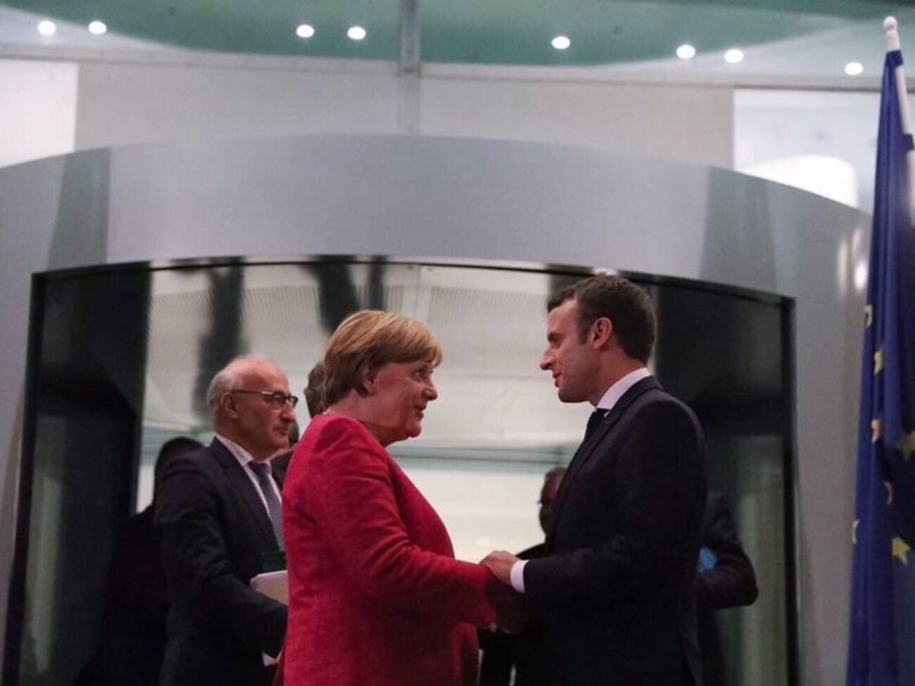 Встреча президента Франции Макрона с канцлером Германии Меркель состоялась 15 мая