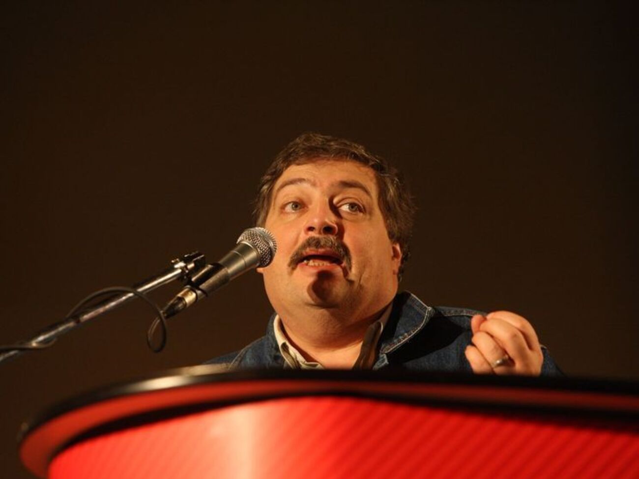 Биков:&nbsp;Того, что зрители снесут, сама земля терпеть не стала