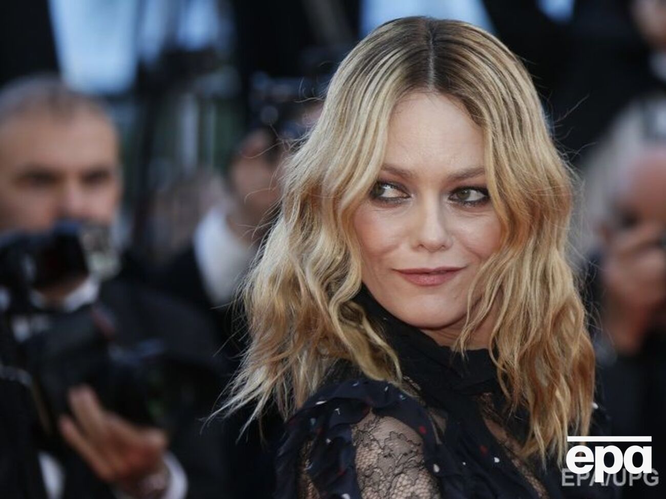 Роль журналистки в фильме "Иней", который снимали в Украине, сыграла Ванесса Паради