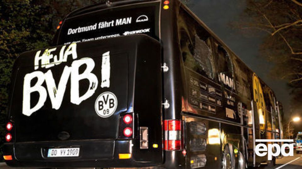 11 апреля в Дортмунде возле автобуса футбольного клуба "Боруссия" прогремели три взрыва