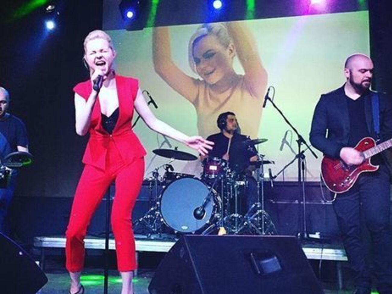 Алісі Вокс запропонували "обкласти опозицію"