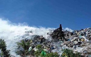 Сміття горить окремими осередками