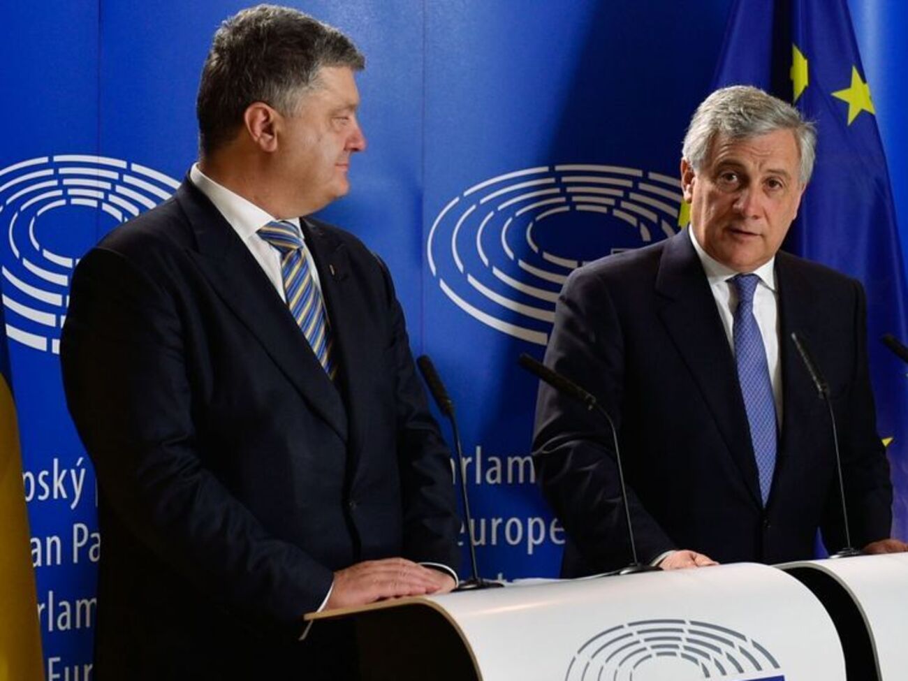 Президенты Украины и Европарламента встретились после церемонии подписания безвиза
