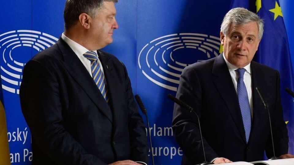 Президенты Украины и Европарламента встретились после церемонии подписания безвиза