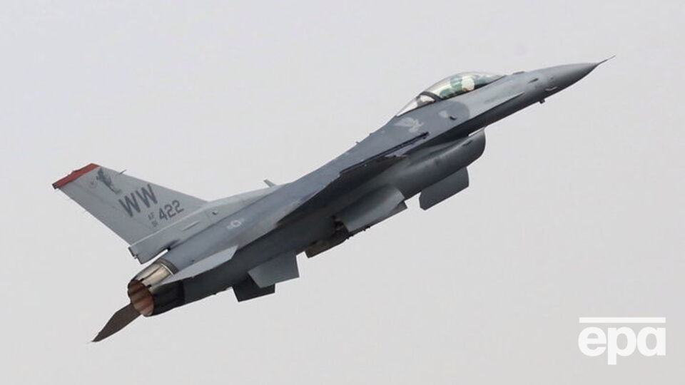 Польські F-16 перехопили російський літак