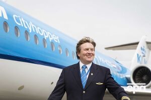 Король хоче пройти курси з керування літаком Boeing 737s