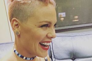 Pink: Призываю всех детей и их семьи проявить активность и помочь детям по всему миру