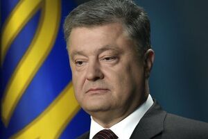 Порошенко: Агрессор намагається придушити і витіснити з рідної землі кримських татар