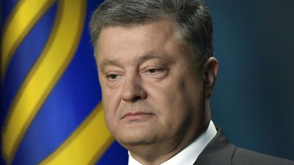 Порошенко: Агрессор намагається придушити і витіснити з рідної землі кримських татар