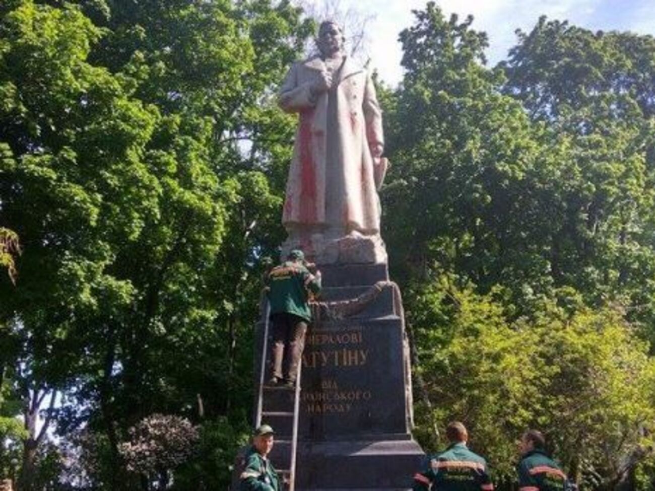 На місці інциденту вже працюють комунальники