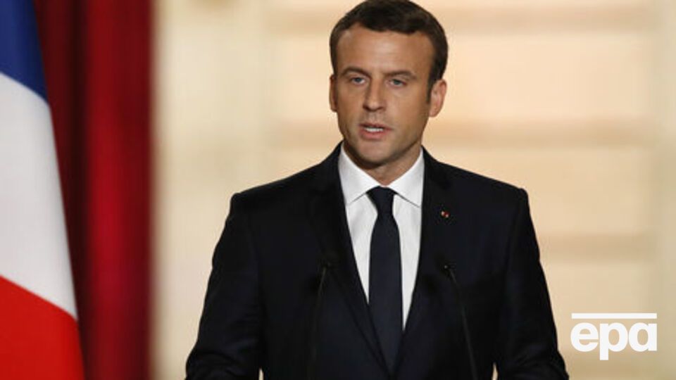 Макрон поговорил с Путиным