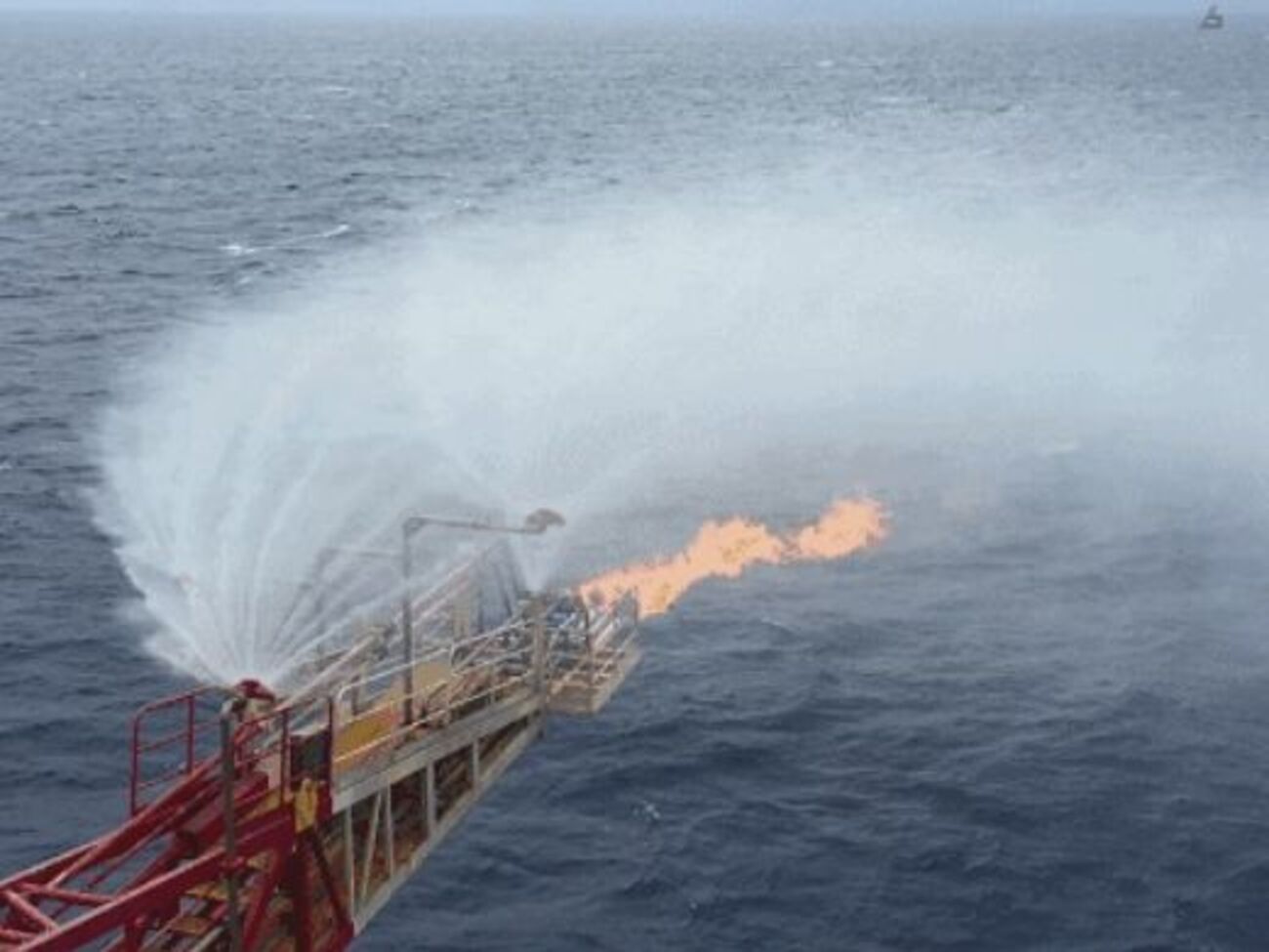 Восемь дней в Китае добывают газовый гидрат со дна Южно-Китайского моря