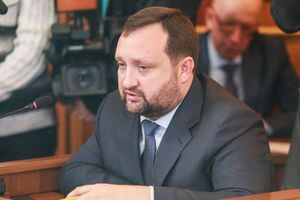 Арбузов у 2010–2012 роках очолював НБУ, потім до 2014 року був першим віце-прем'єром
