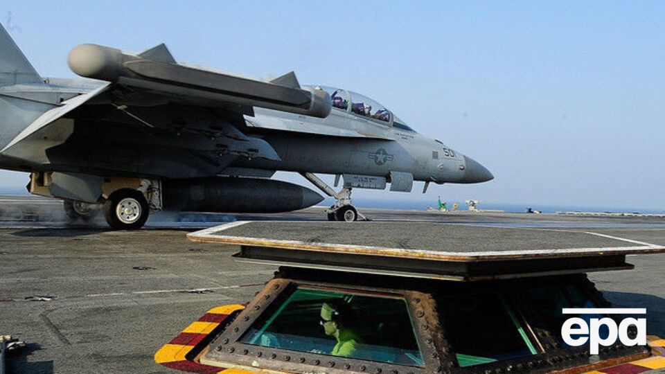 Авіаносець буде тестувати запуск і посадку літаків