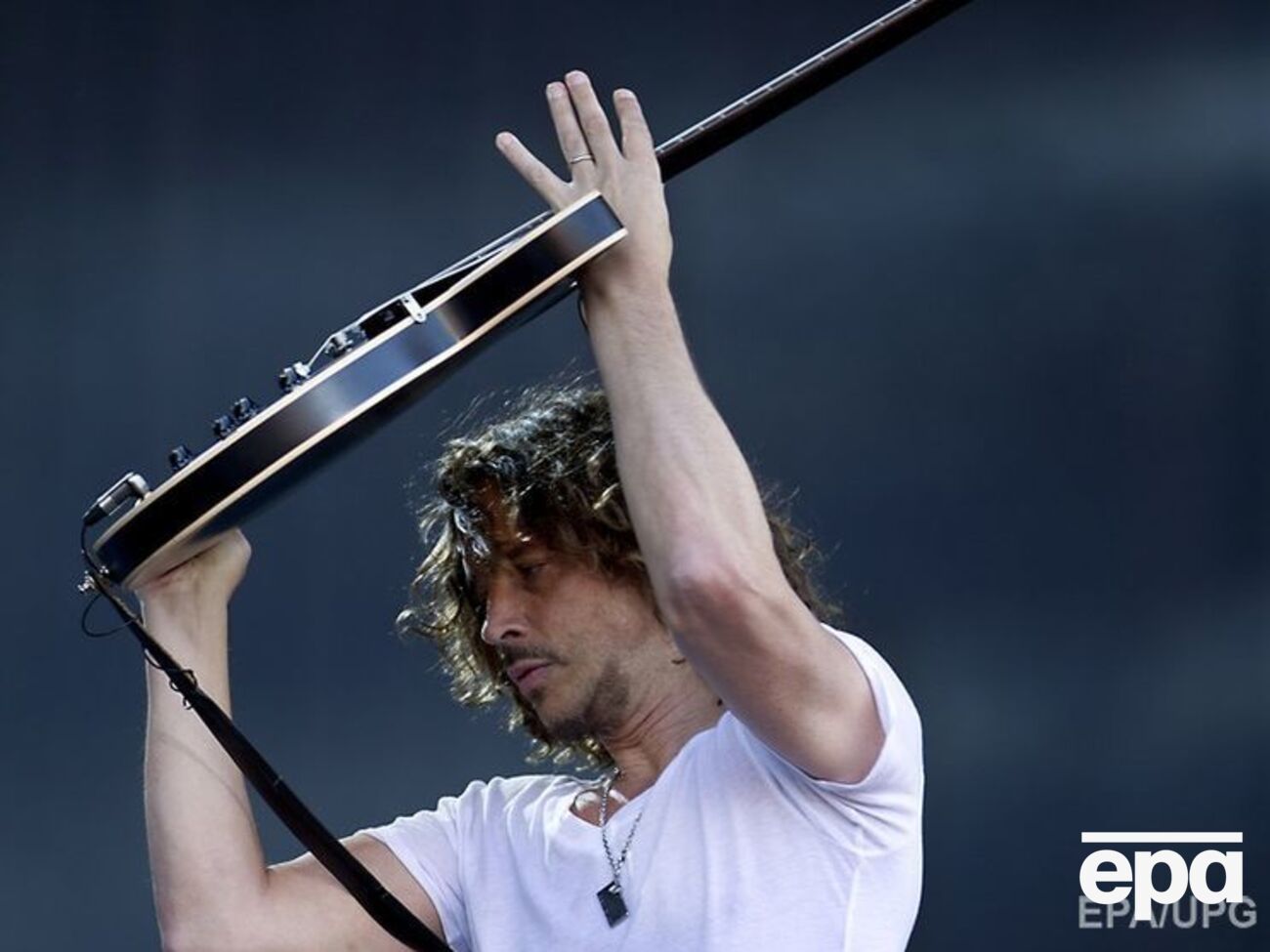 Корнелл покончил с собой