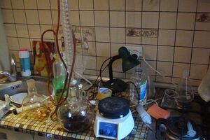 Нарколабораторію було обладнано у квартирі в центрі Харкова