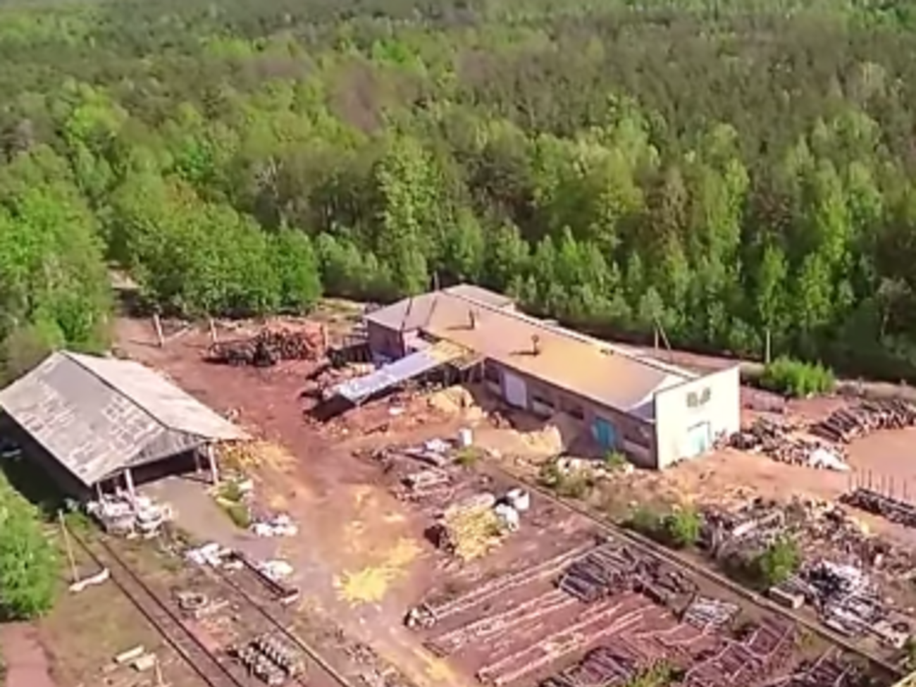 Фірма "Енівей" займається виготовленням дерев'яних пелет для опалення, ідеться в сюжеті