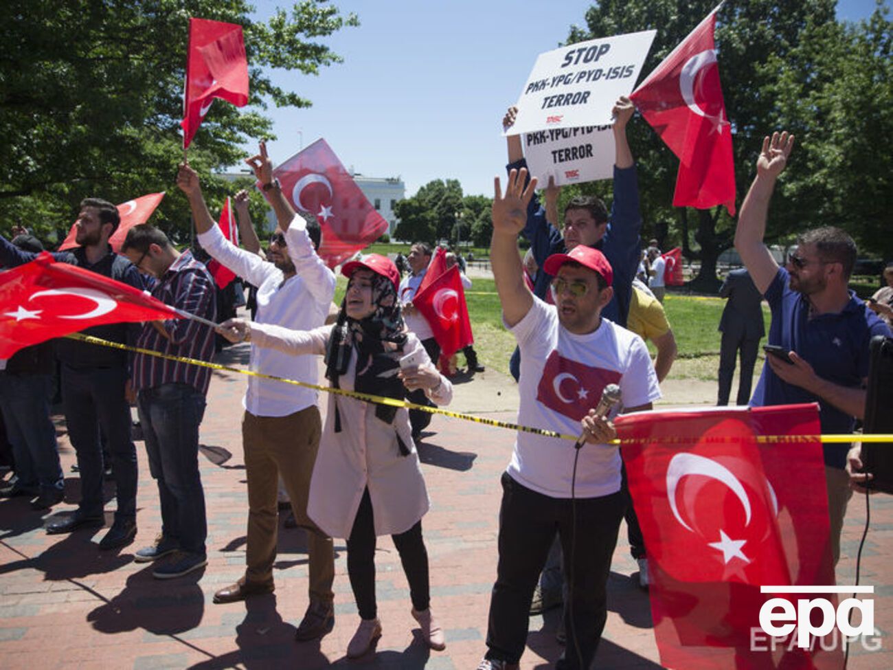 Эрдогана в Вашингтоне встречали протестующие