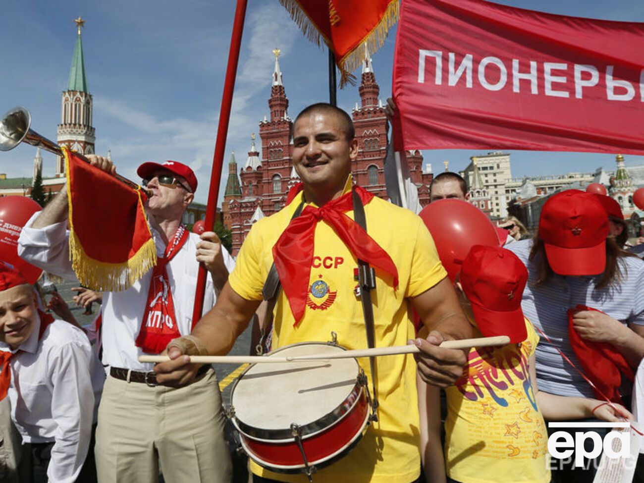 Московські піонери хочуть повернути пам'ятник Павлику Морозову