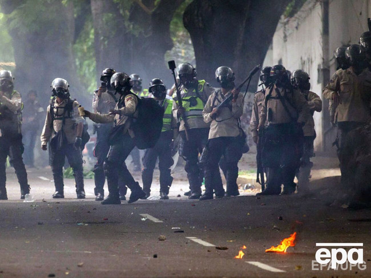 В результате столкновений между протестующими и полицией в стране погибло более 30 человек