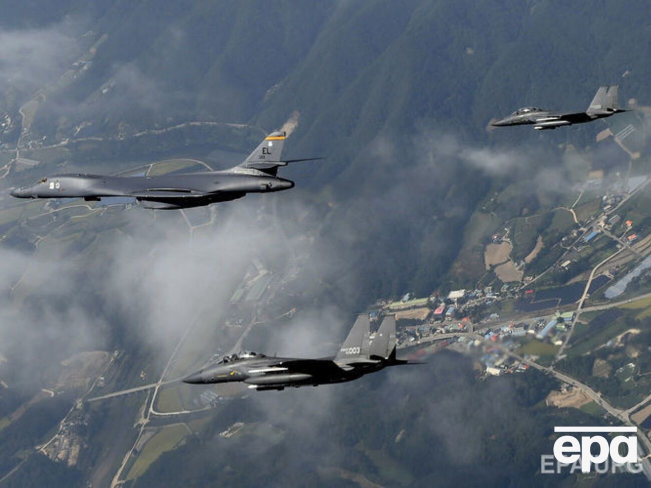 Бомбардувальники B-1B Lancer брали участь у навчаннях на Корейському півострові