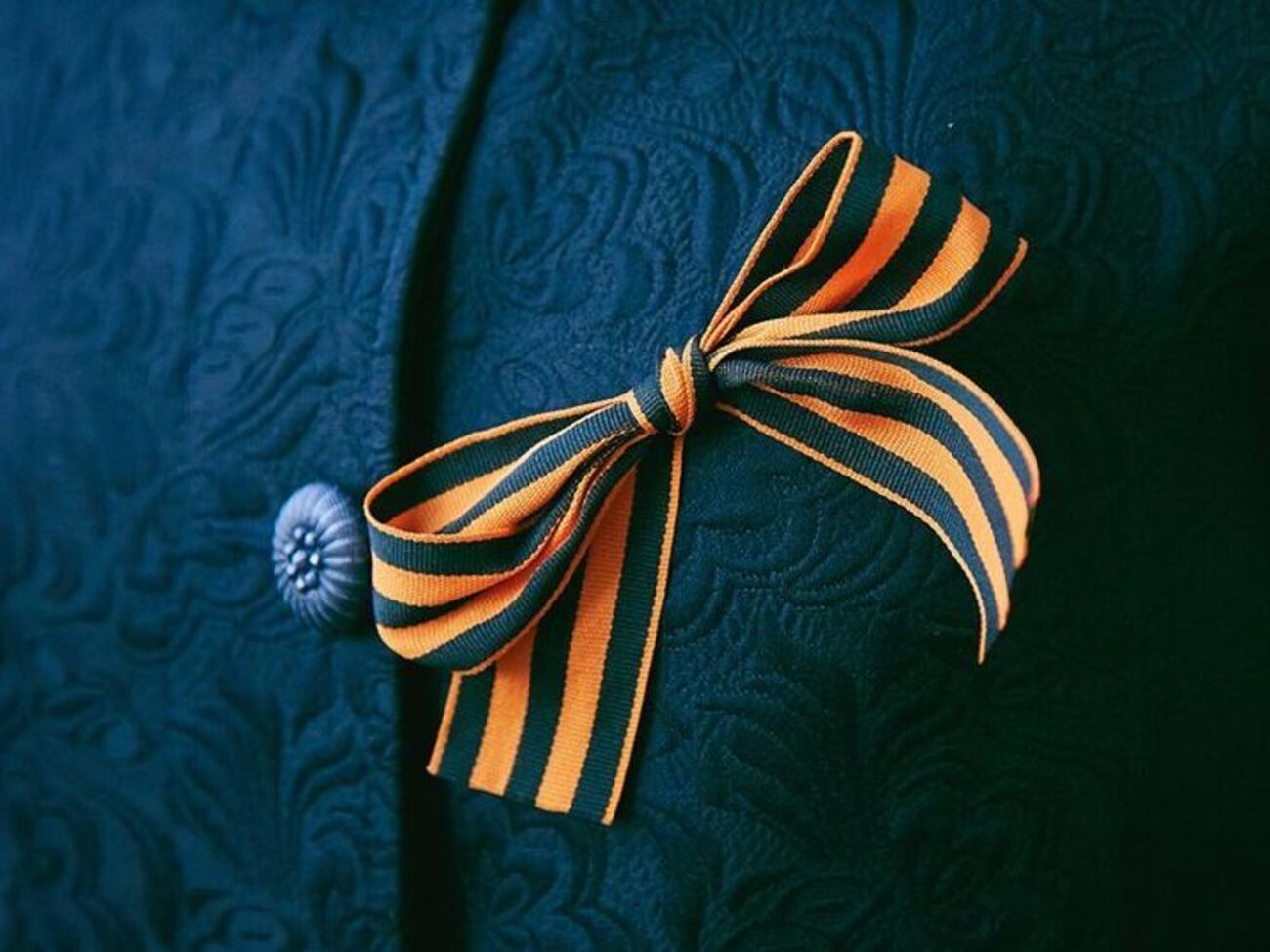 Георгиевскую ленту у женщины изъяли