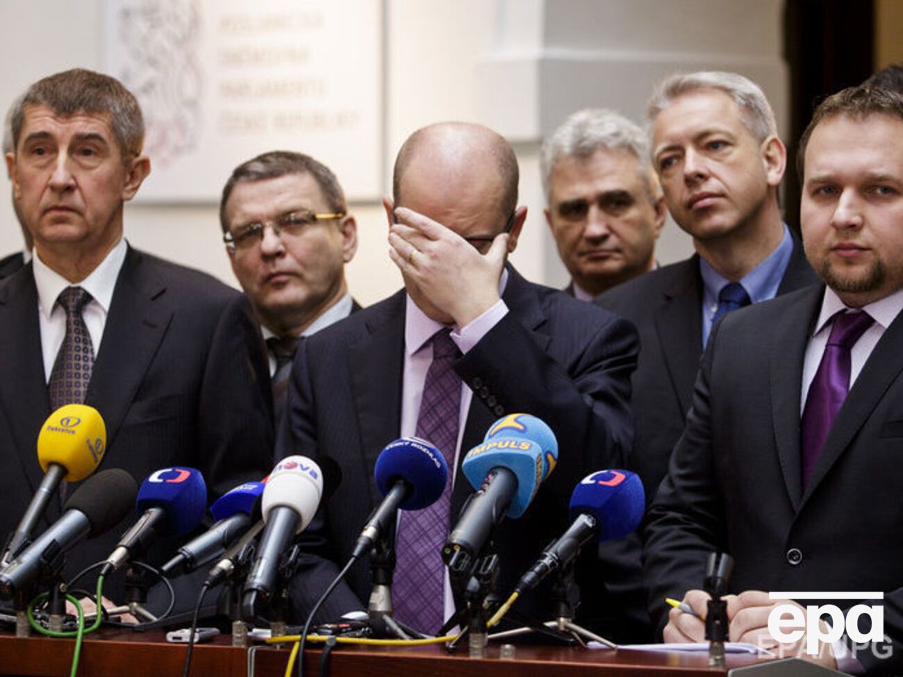 Из-за Бабиша (крайний слева) может уйти в отставку весь Кабмин