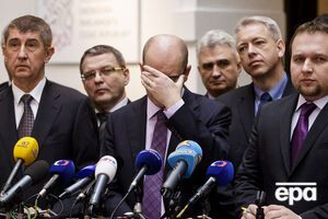 Из-за Бабиша (крайний слева) может уйти в отставку весь Кабмин