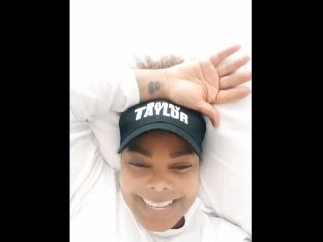 Джексон записала обращение к поклонникам