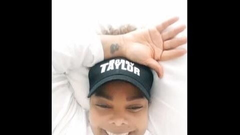 Джексон записала обращение к поклонникам