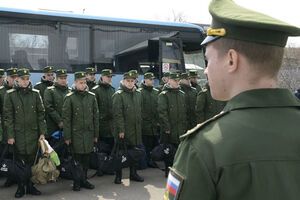 Запрошувати російських призовників до військкоматів запропонували через електронну пошту