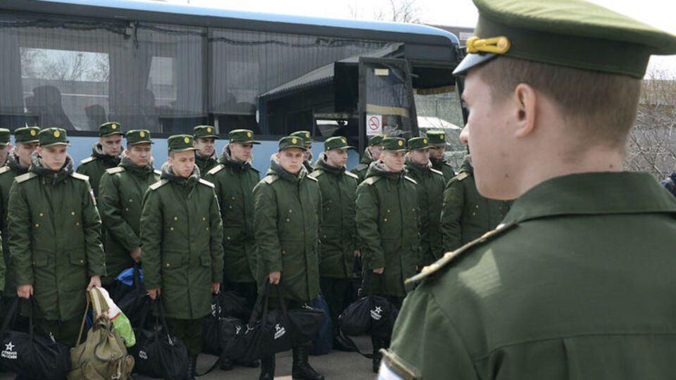 Приглашать российских призывников в военкоматы предложили через электронную почту