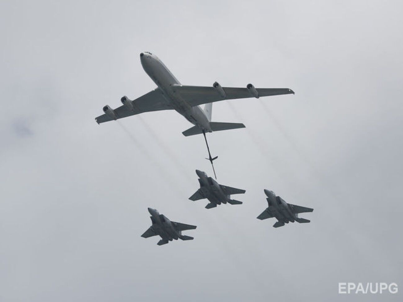 Истребители пролетели с юга от города Беэр-Шева к Иерусалиму и Хайфе