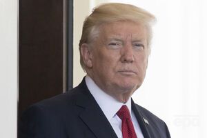 Должностные лица Белого дома, считают, что у Трампа есть поддержка республиканцев и импичмент маловероятен