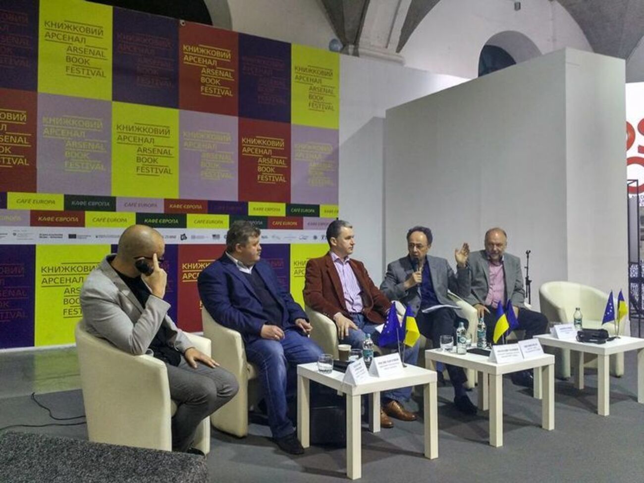 Мінгареллі зазначив, що в інтересах України "спонсорувати спільні дії українських і західноєвропейських культурних діячів"