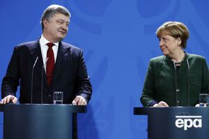 Порошенко та Меркель проводять переговори в резиденції канцлера