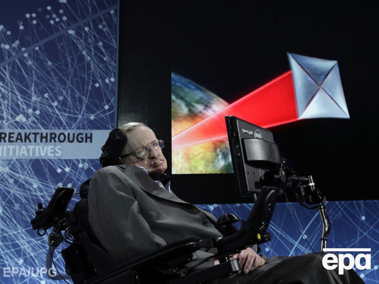 Гокінг: Ми повинні прорватися через технічні обмеження, які заважають нам жити в іншому місці у Всесвіті