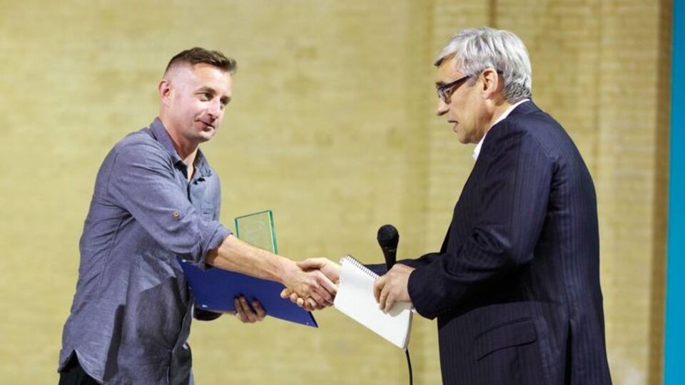 Жадан на церемонии награждения назвал основные цели художника