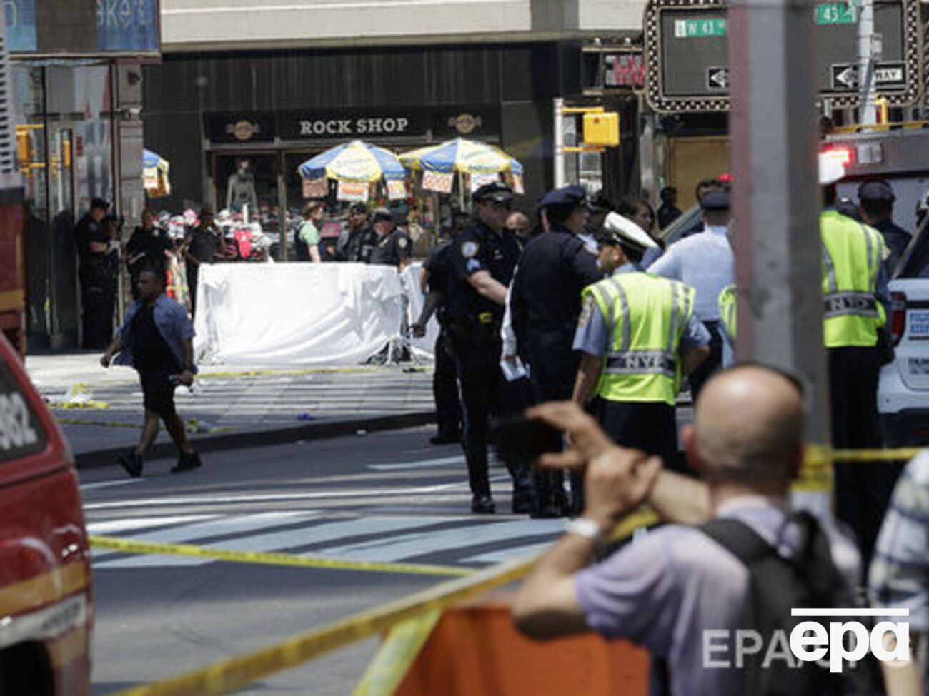 За словами Рохаса, він пам'ятає, як їхав на машині і як прокинувся у відділку