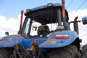 Трактор зазнав пошкоджень після наїзду на міну