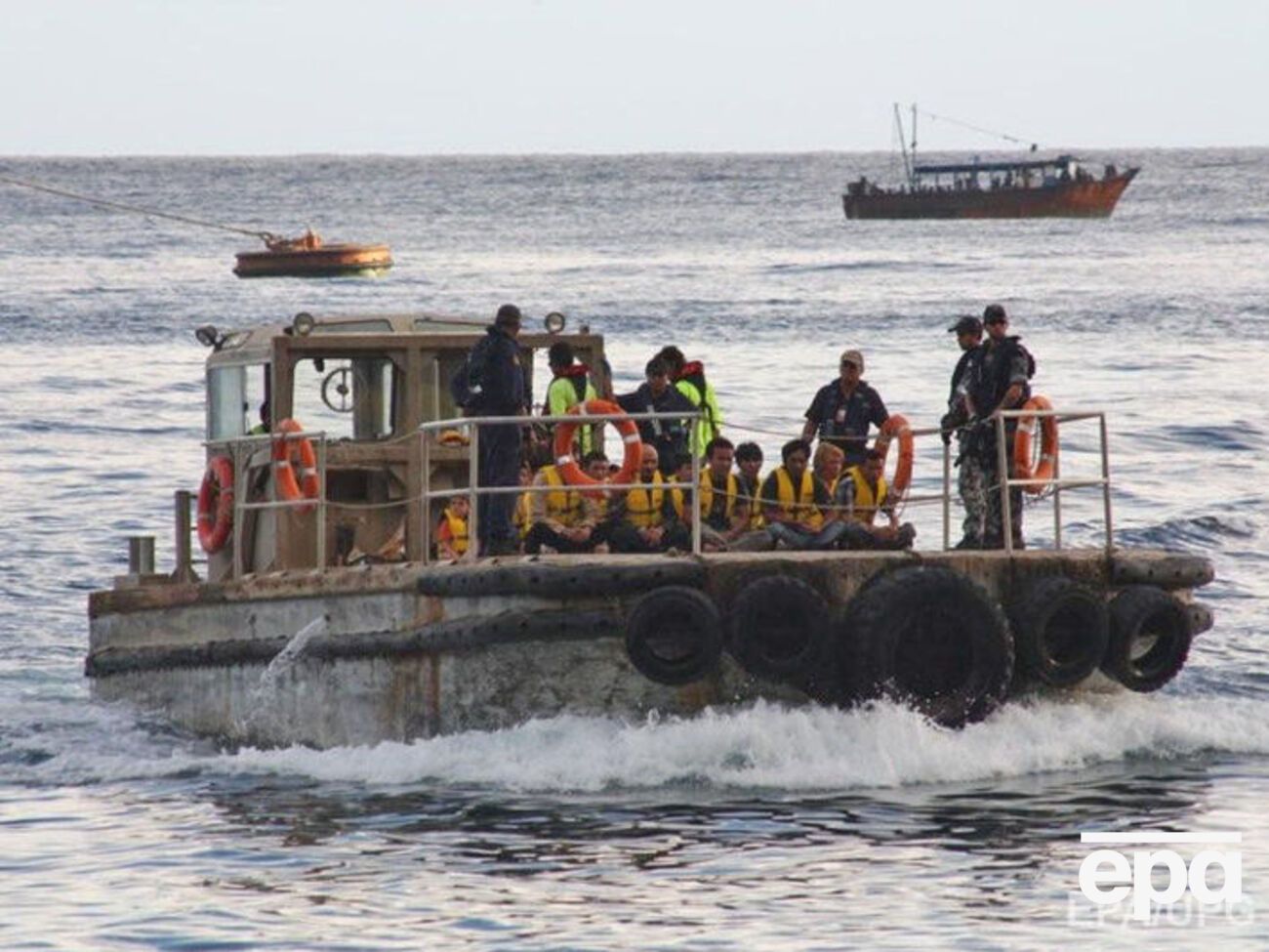 Мігранти прибувають до Австралії морем