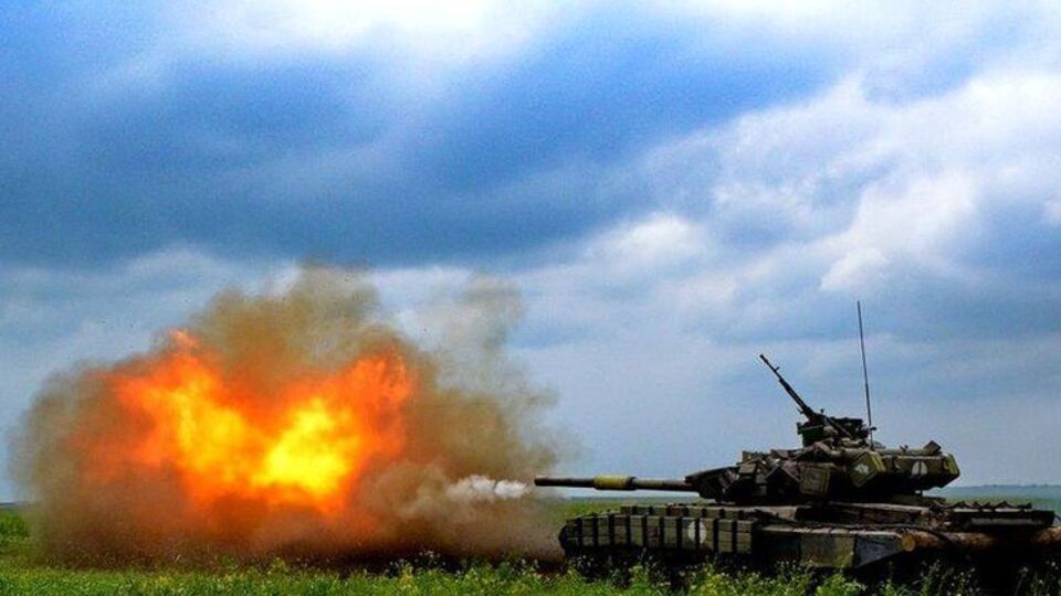 В течение 21 мая боевики вели огонь из минометов калибра 120 мм и 82 мм, БМП, танков, гранатометов и стрелкового оружия
